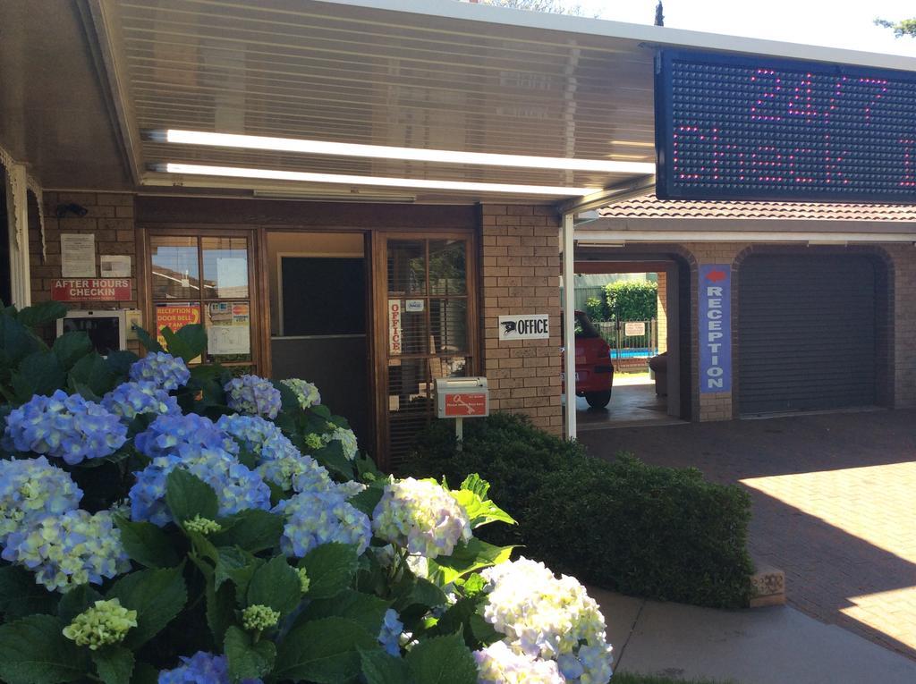 Jacaranda Place Motor Inn Toowoomba Exterior photo